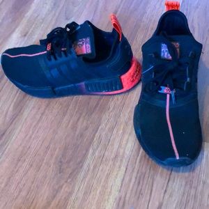 Star Wars x NMD_R1 'Darth Vader'
Adidas